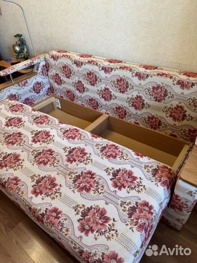 Диван прямой раскладной бу