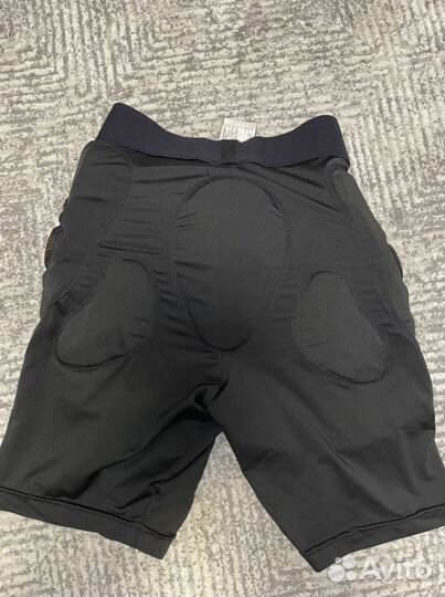 Защита на бедра женская Red Base Layer Short Wms