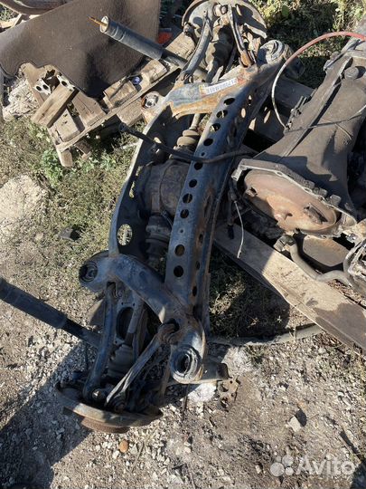 Задний подрамник в сборе w210