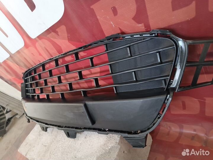 Решетка переднего бампера Kia Rio (2016-2020)