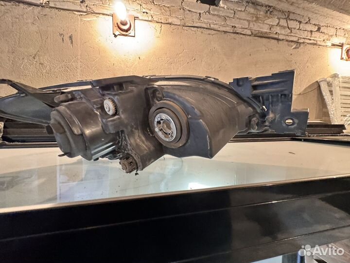 Фара передняя левая на mazda 3