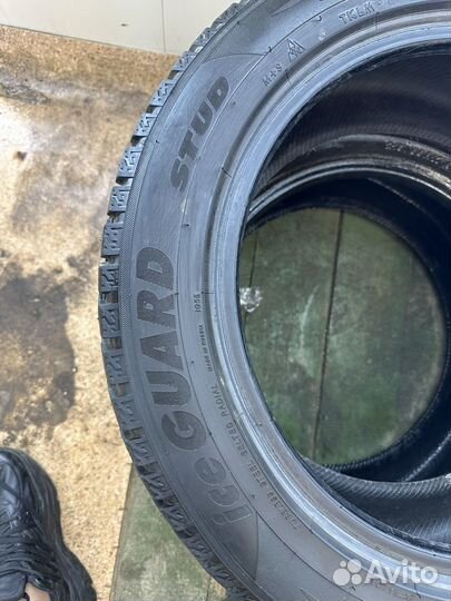 Yokohama Ice Guard Stud IG55 215/55 R17 98T