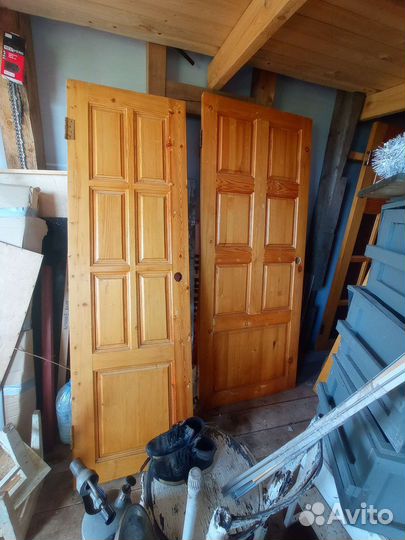 Двери межкомнатные распашные массив под лаком