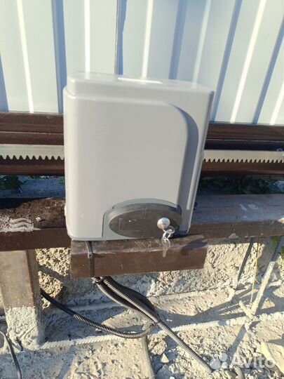 Ворота автоматические откатные арочные кованные