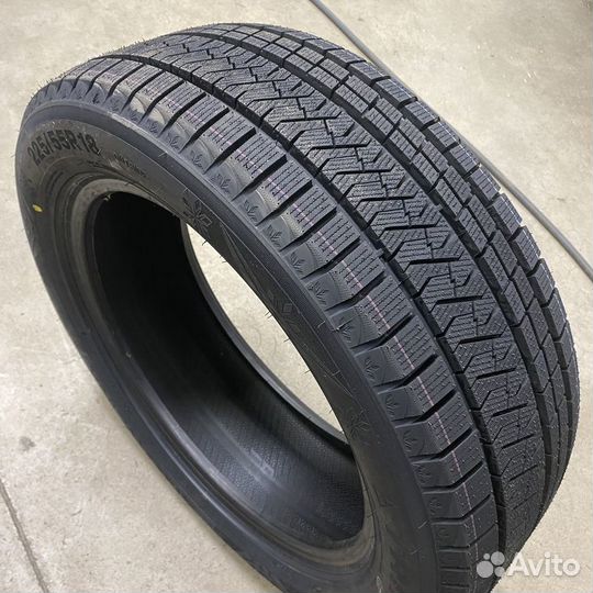 Triangle PL02 275/45 R20 110