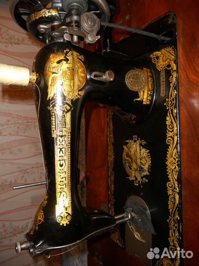 Ножная швейная машина Singer