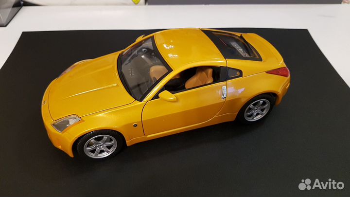 Модель Nissan Z350, метал 1/18