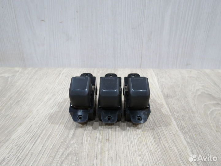 Кнопка стеклоподъемника Kia Rio 3