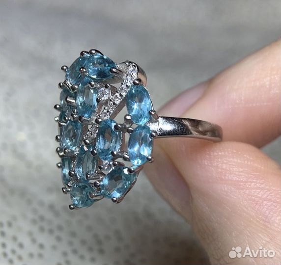 Серебряное кольцо с апатитами