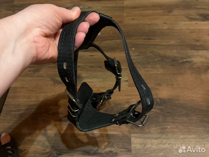 Шлейка для собаки кожанная