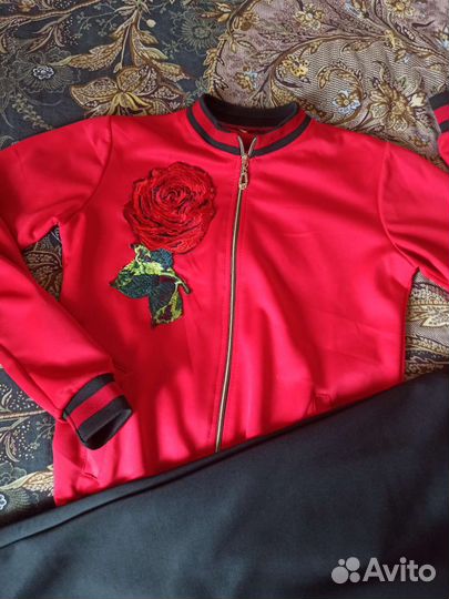 Спортивный костюм женский