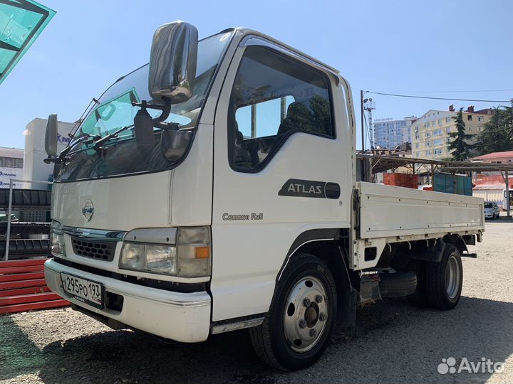 Nissan Atlas бортовой, 2003