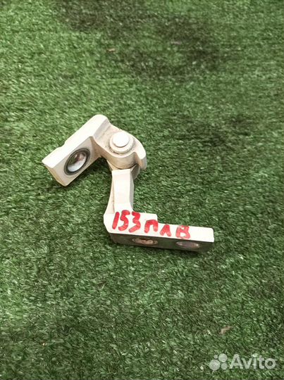 Петля двери передней левой верхняя Audi Q7 2005