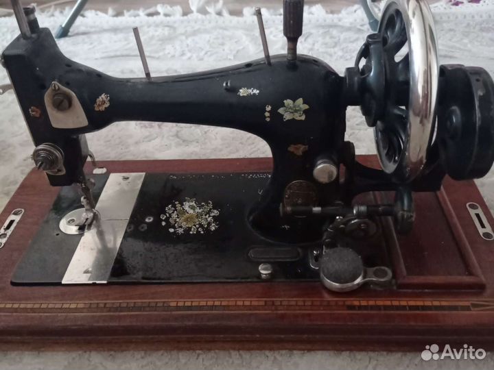 Швейная машина Singer