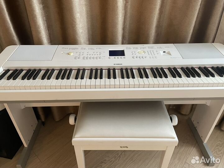 Цифровое пианино синтезатор Yamaha DGX-660