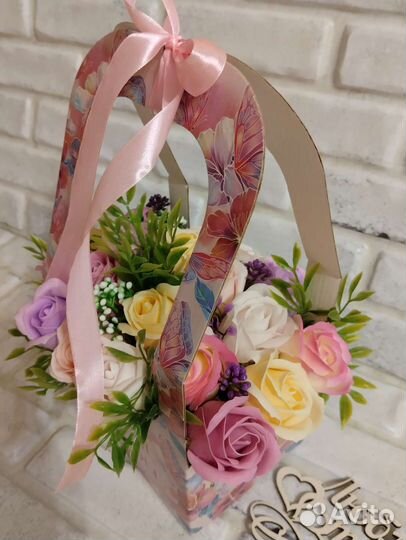 Подарок-цветы-букет из мыльных роз к 1 сентября