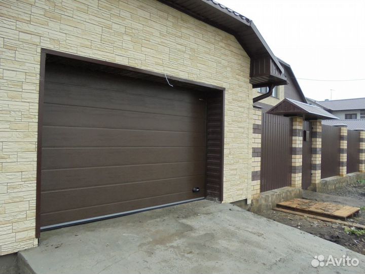 Секционные ворота