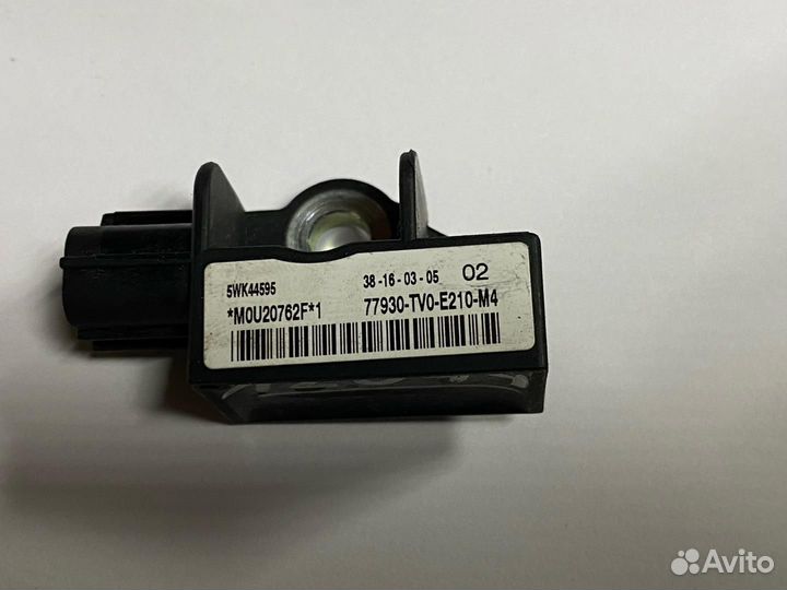 Датчик удара задний правый Honda Civic 9 рест