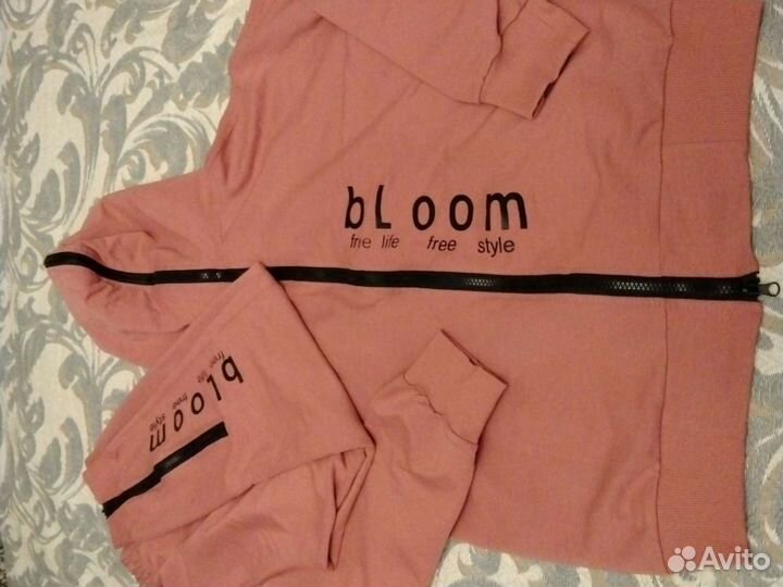 Спортивный костюм новый 3 шт