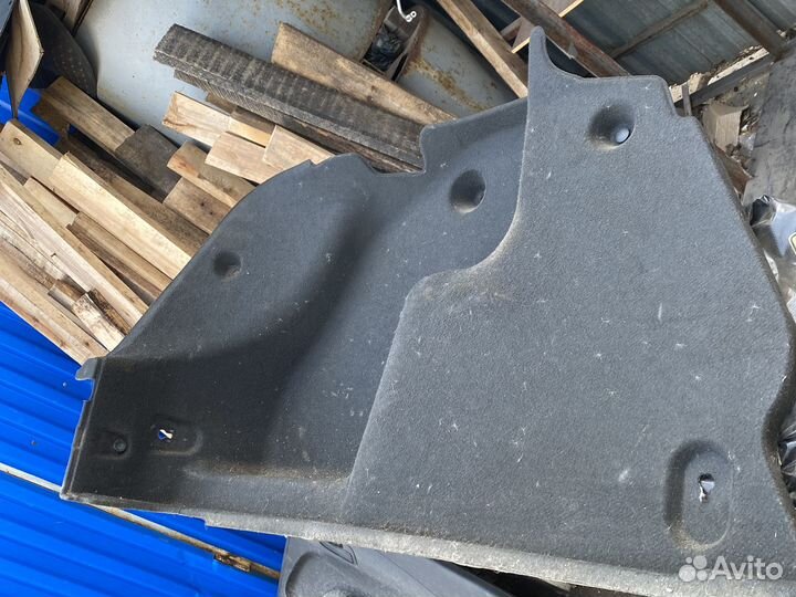 Chevrolet aveo t300 задняя левая обшивка багажника