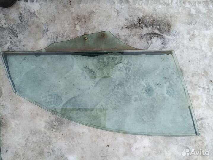 Стекло передней правой двери Mazda 3 BK