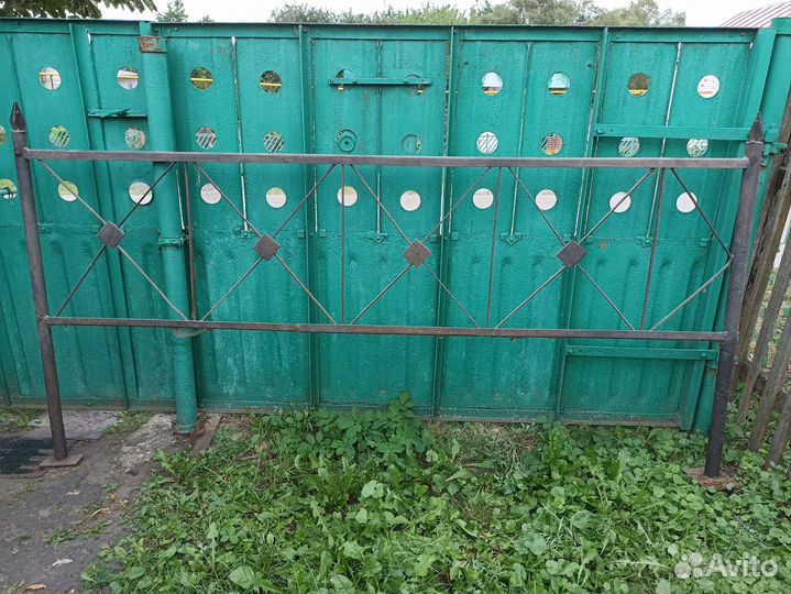 Оградка металлическая