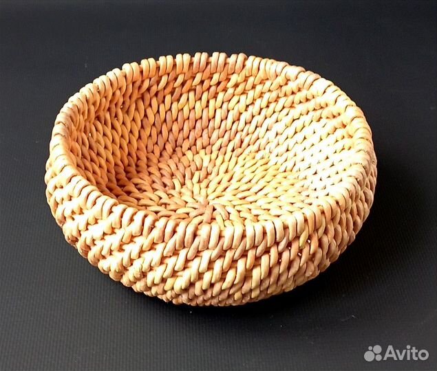 Ваза плетенная из бумажной лозы