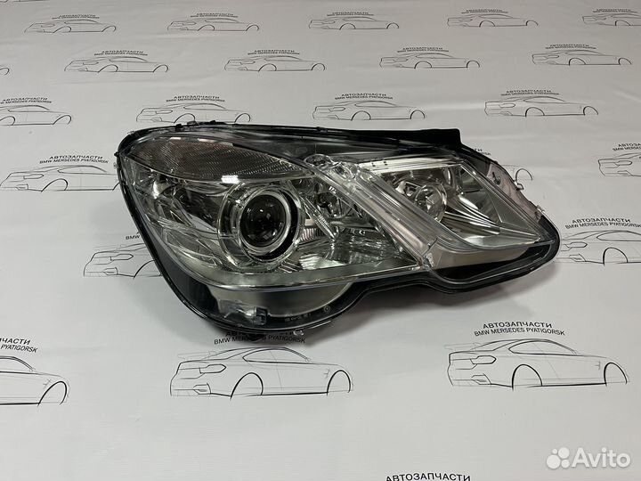 Передняя правая фара Mercedes W212 дорестайлинг