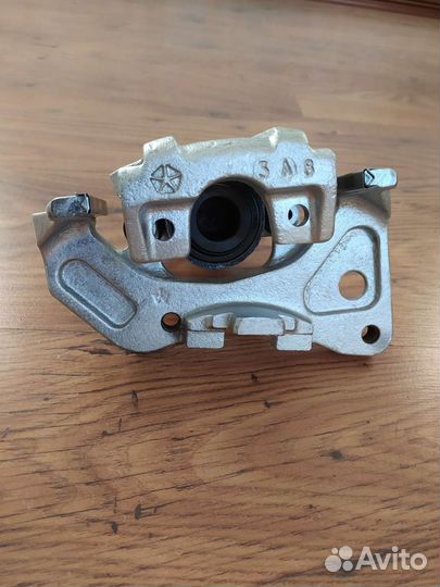 Суппорт задний правый Крайслер Пацифика