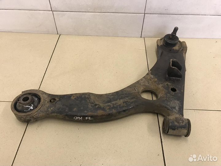 Рычаг передний левый Matrix 2001-2010