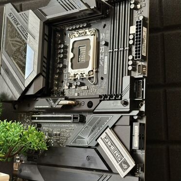 Материнская плата asus ROG Z790-H gaming wifi