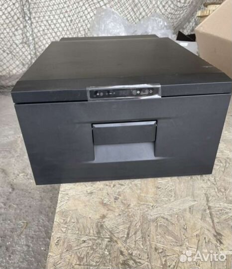 Автохолодильник компрессорный Alpicool D30