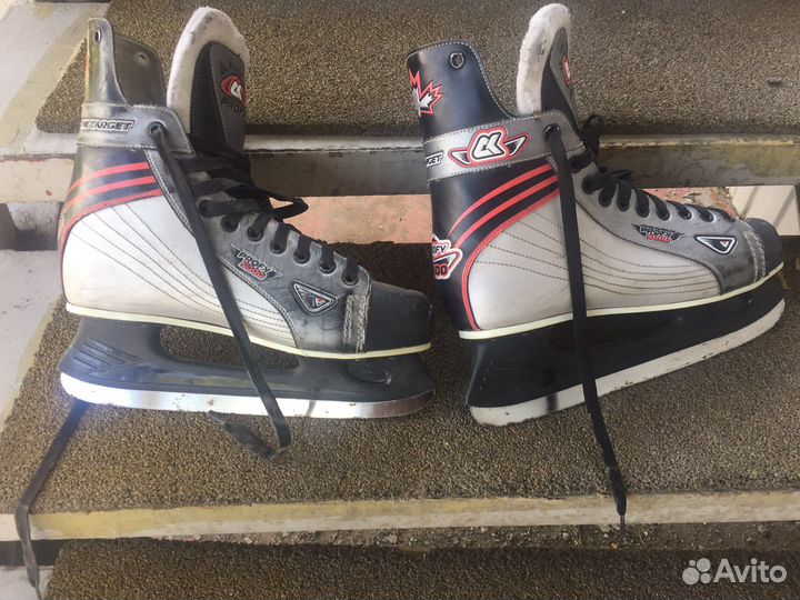 Коньки хоккейные