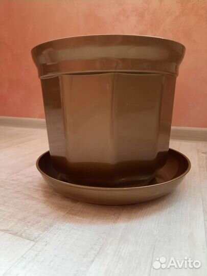 Горшок для цветов большой