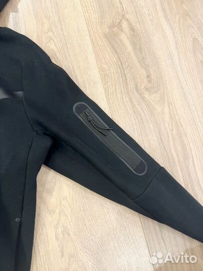 Nike tech fleece black