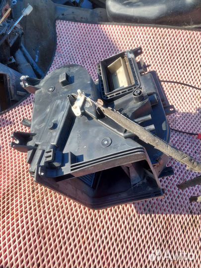 Радиатор печки Mitsubishi Carisma