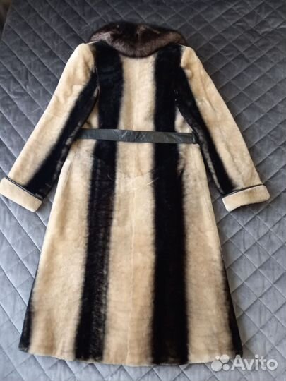 Легкая,натуральная мутоновая шуба