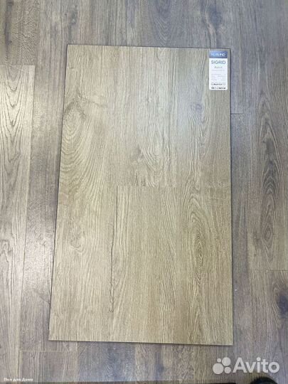 Кварцвиниловая плитка / Ламинат