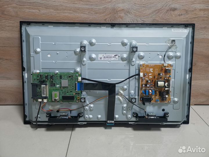 Телевизор Samsung UE32FH4003 (Разбор)(По запчастя)
