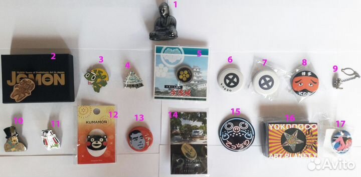 Значки и пины, открытки, статуэтки из разных стран