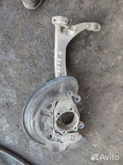 Левая цапфа Audi A8 D3