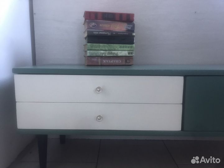 Тумба хайборд ретро редизайн