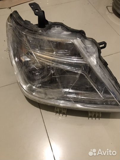 Фара на Nissan Patrol Y62(рестайлинг).Битая