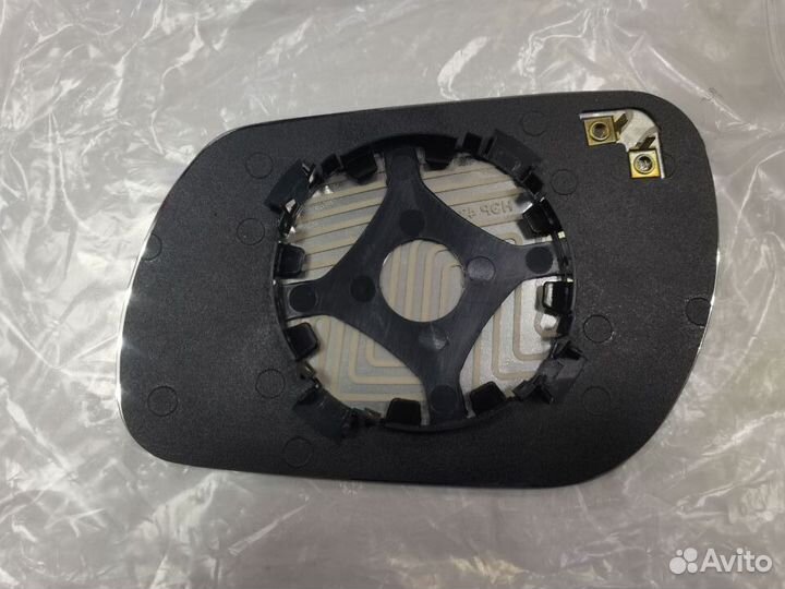 Элемент зеркальный mazda 3 03-06г правый
