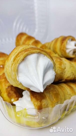 Трубочки белковые, со сгущёнкой и орешки