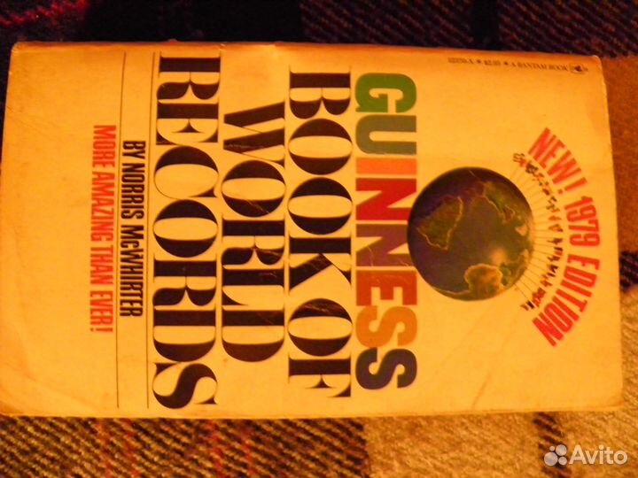 Множество книг и словарей по изучению языков