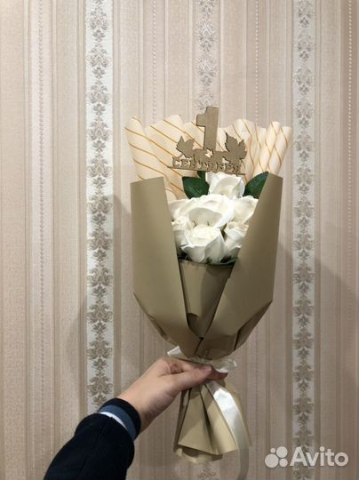 Букеты из роз мыльных к 1 сентября