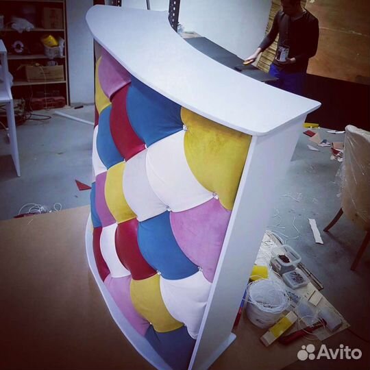 Стойка ресепшн пэчворк честер