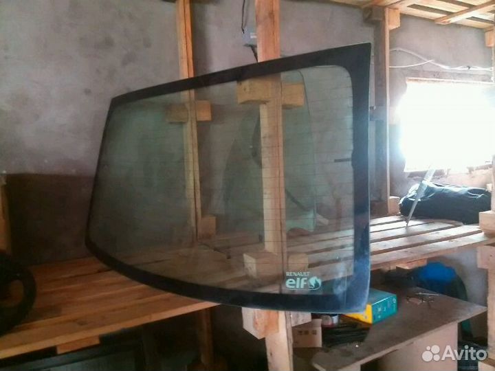 Стекло заднее Рено Логан Renault Logan