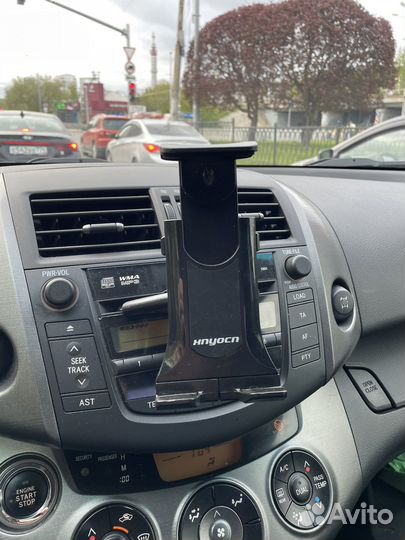 Держатель для планшета в машину